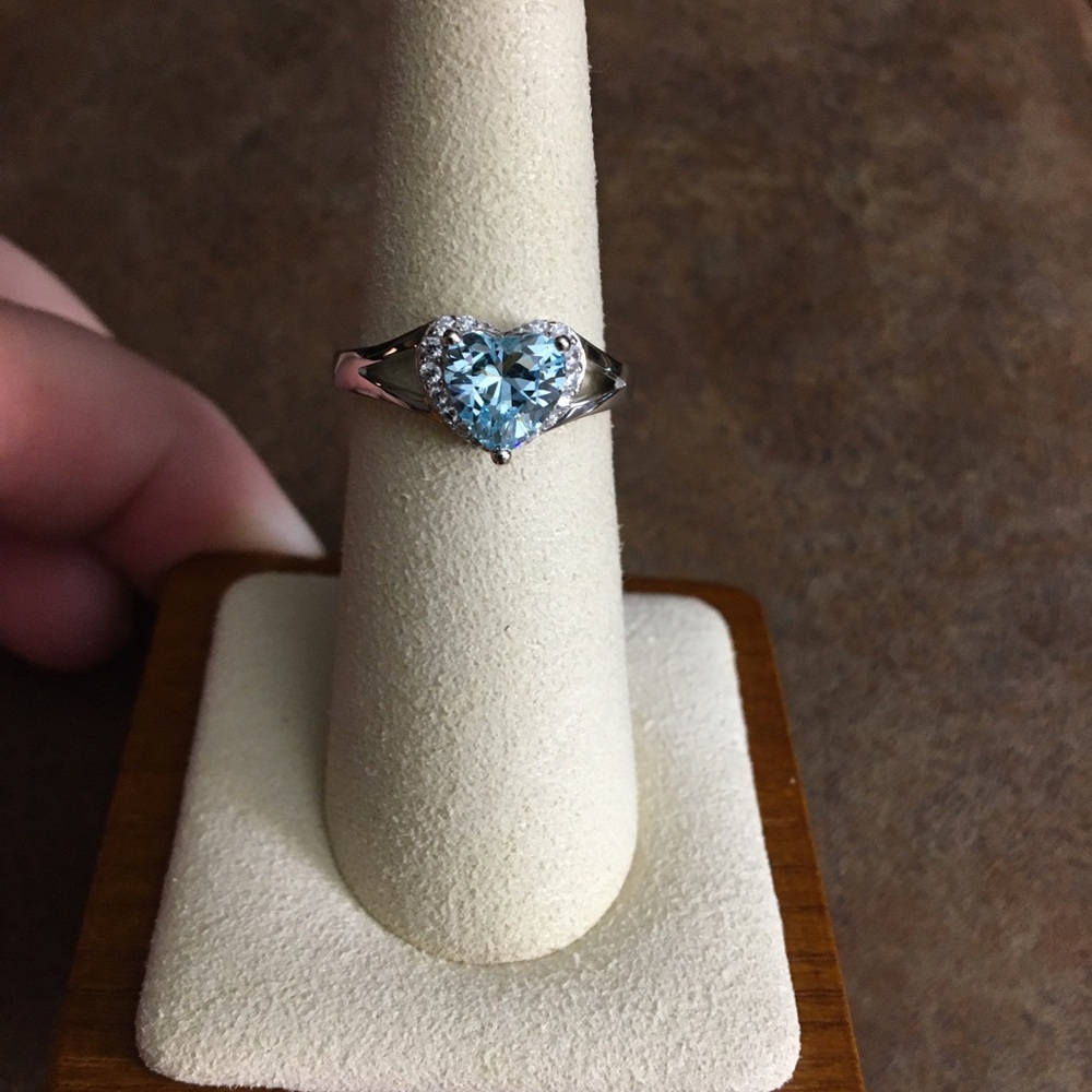 Sterling silver blue topaz ring